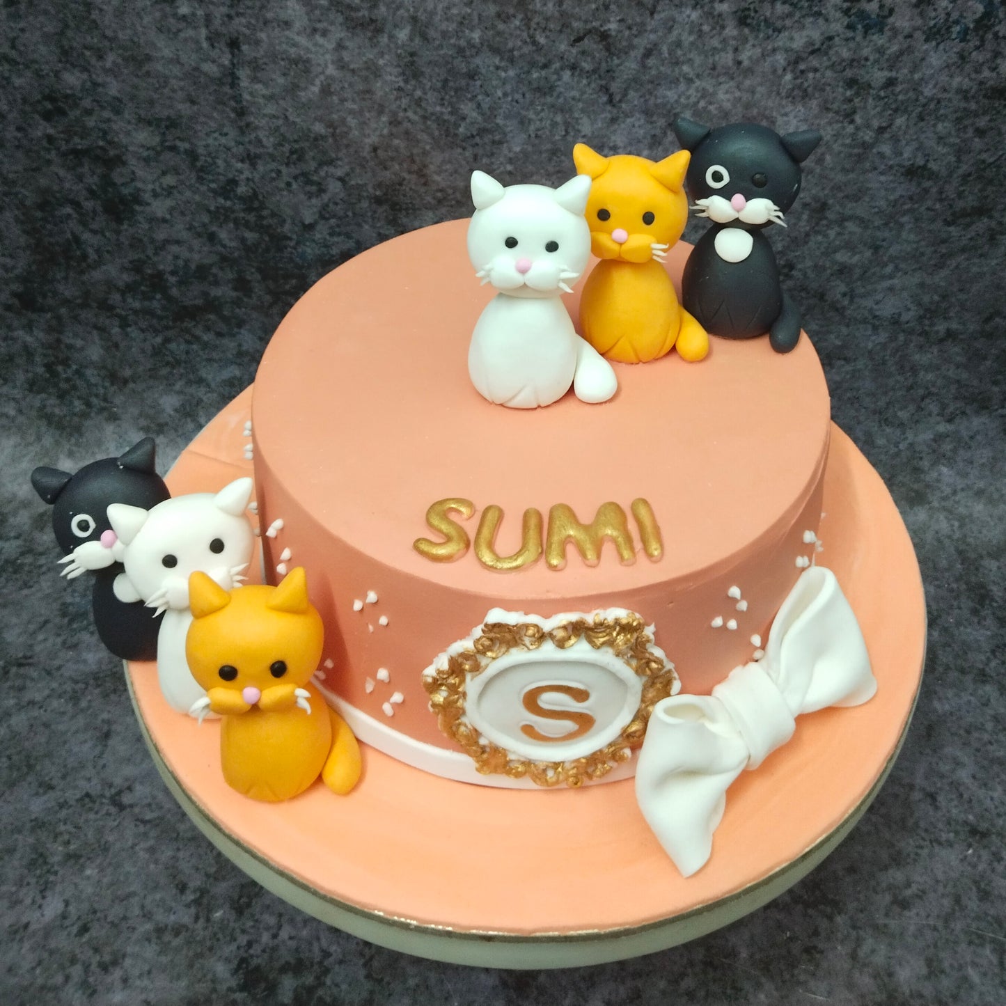 6 little kitten cake